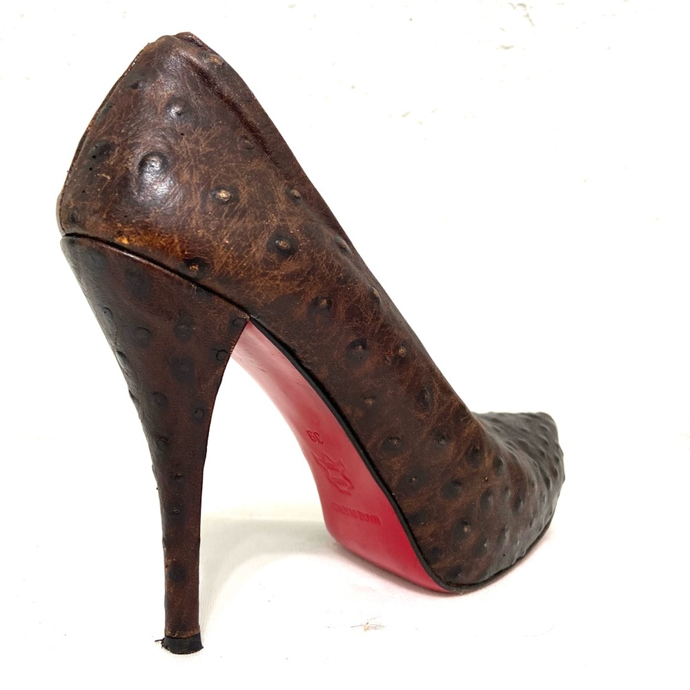 Shoe box heel shoes.